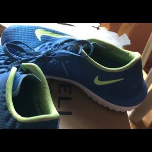 Nike Sneakers Women’s Size 8 Blue & Green